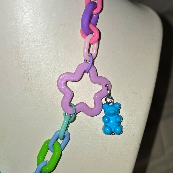 Bold Gummy Bear Necklace - Picture 5 of 7